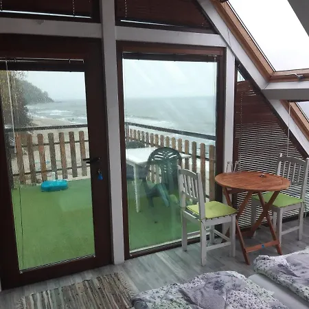 Gazde/Camere de închiriat Happy *