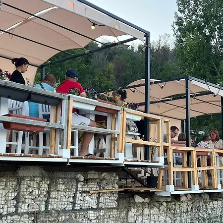 Happy Gazde/Camere de închiriat